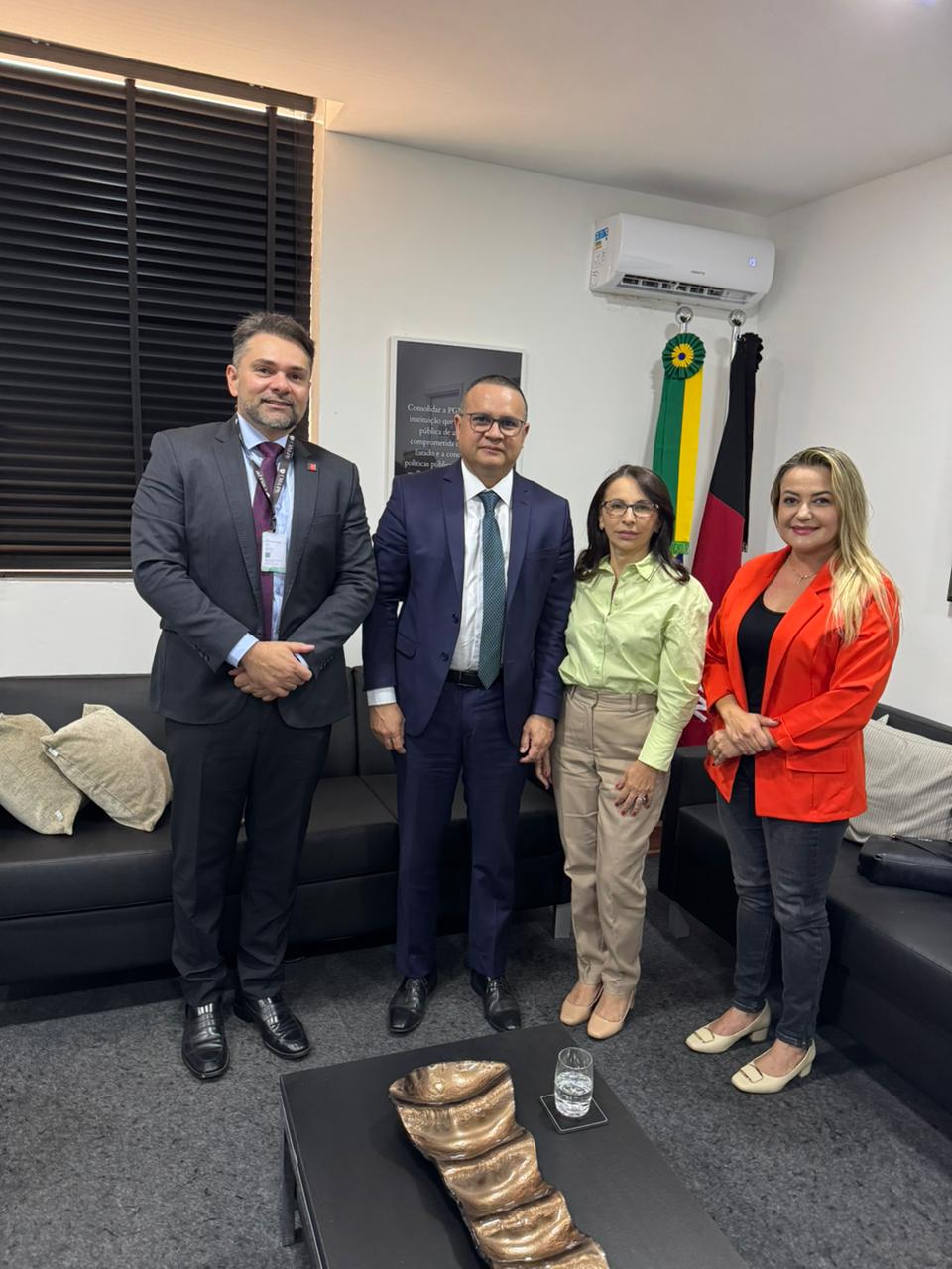 Procurador-Geral do Estado recebe representantes do Conselho Regional de Medicina da Paraíba