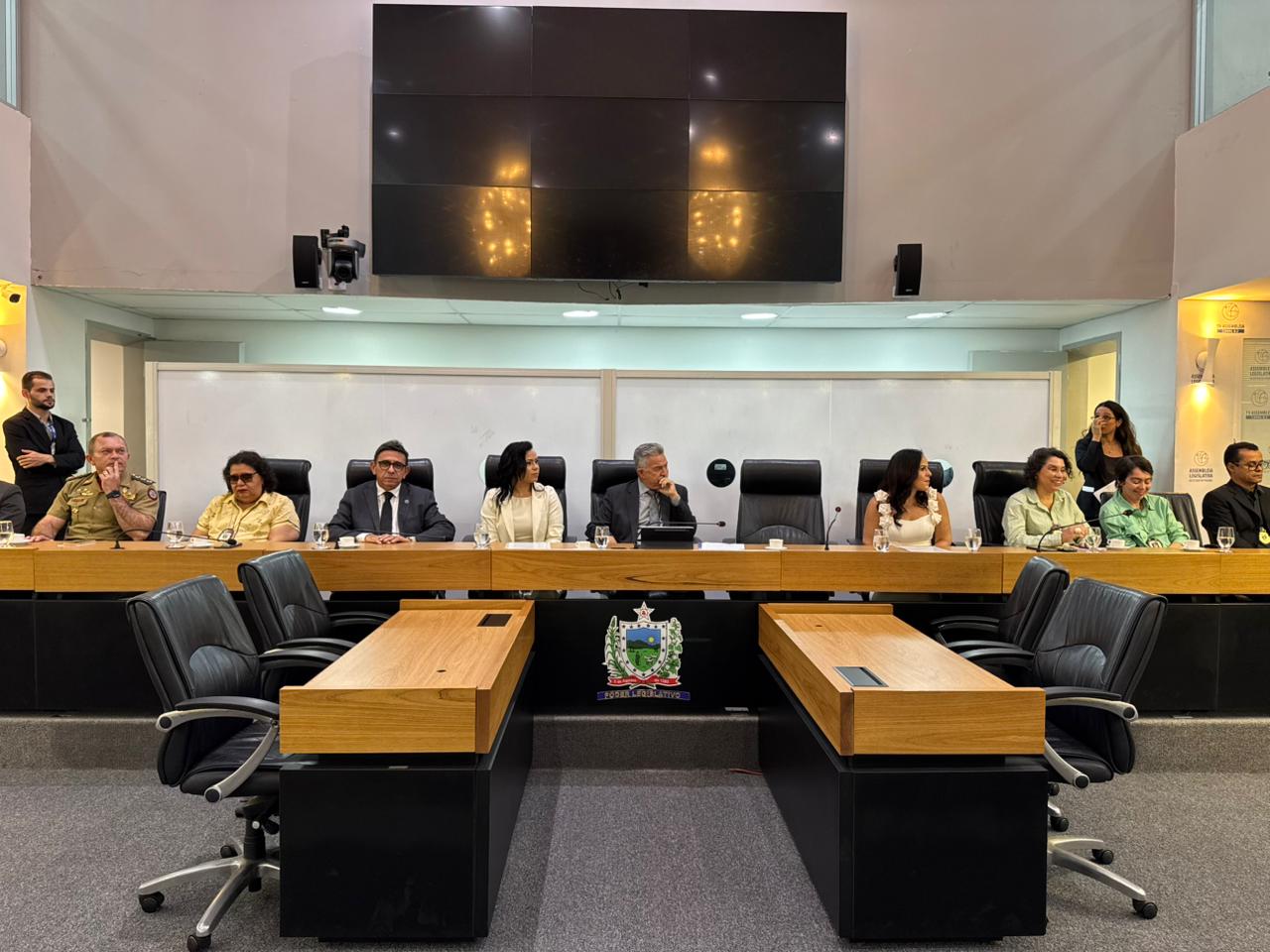 Procurador Ricardo Lucena representa a PGE-PB em solenidade de entrega da Medalha Epitácio Pessoa na ALPB