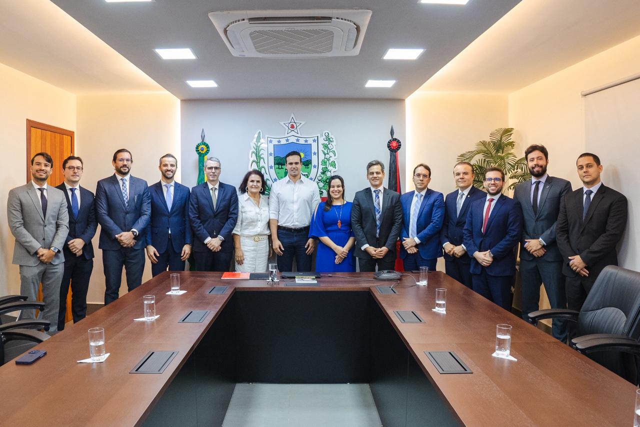 Procurador-Geral do Estado realiza visita ao governador Lucas Ribeiro na Granja Santana