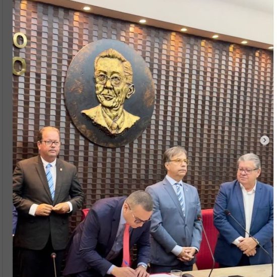 Governo da Paraíba formaliza cessão de imóvel ao Tribunal de Contas do Estado