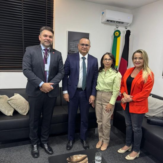 Procurador-Geral do Estado recebe representantes do Conselho Regional de Medicina da Paraíba