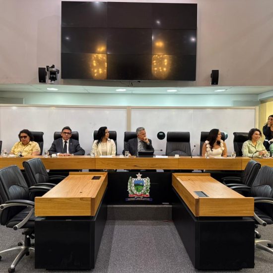 Procurador Ricardo Lucena representa a PGE-PB em solenidade de entrega da Medalha Epitácio Pessoa na ALPB